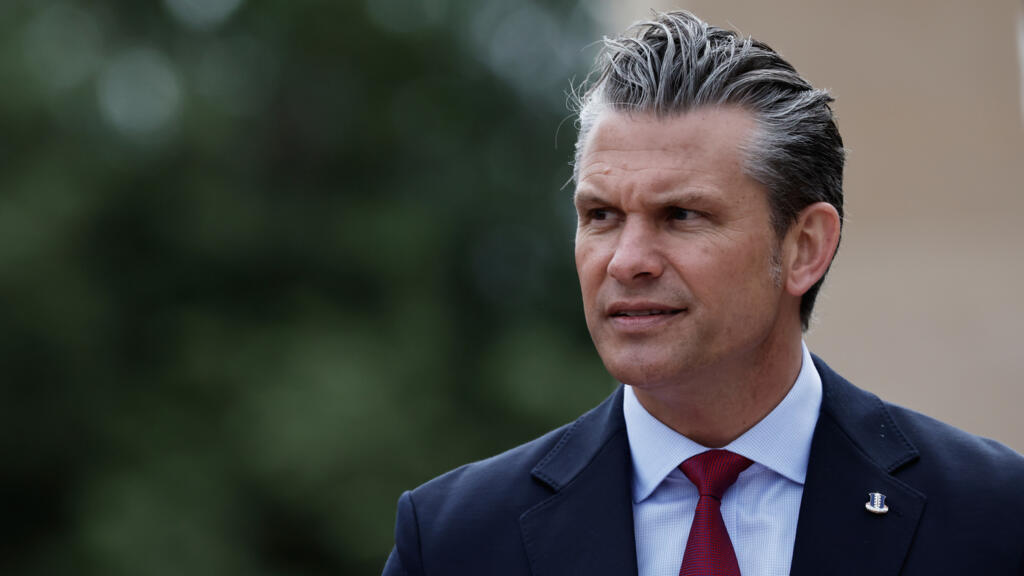 Normandiya Köyü ABD Bakanı'nı İstemiyor: Hegseth Tepki Çekti