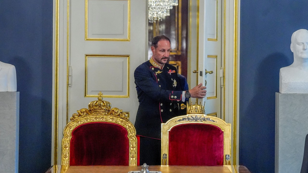 Norveç'te Kral 8. Haakon tahta geçti, 35 yıllık hükümdarın ardından