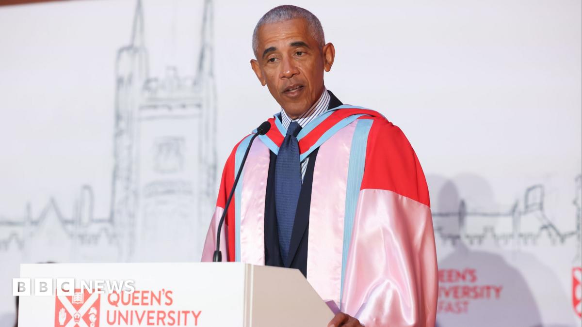 Obama, Belfast Queen's Üniversitesi'nden fahri doktora aldı