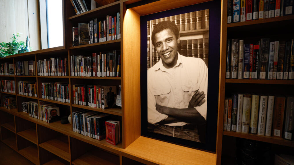 Obama Chicago'da başkanlık merkezini açtı: Demokrasi çağrısı