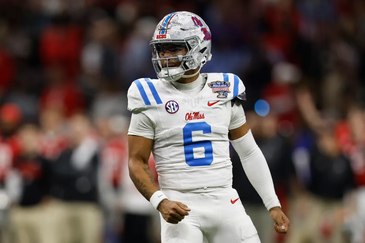 Ole Miss QB Trinidad Chambliss'e Rakipten Heisman Desteği