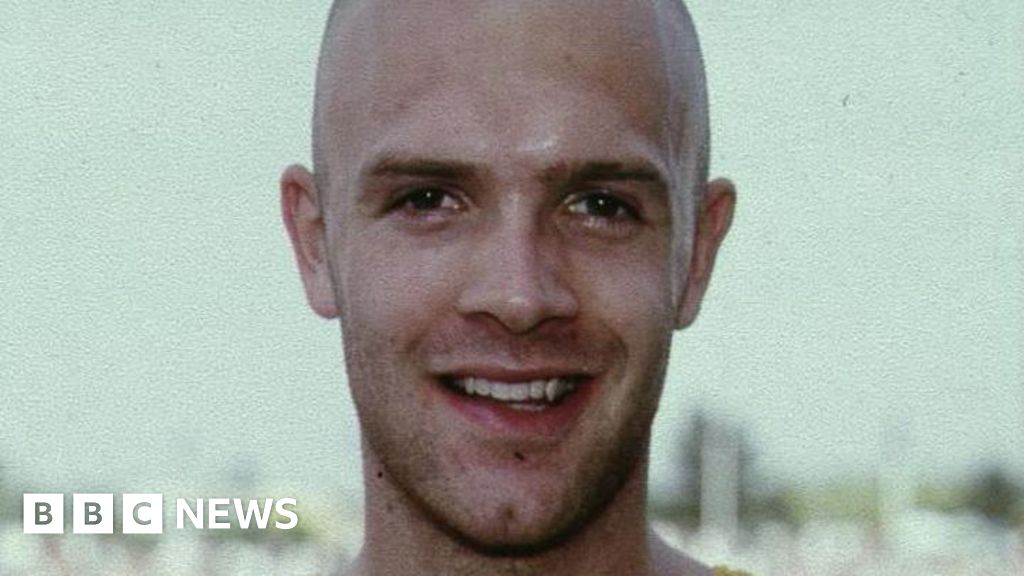 Olimpiyat atleti Curtis Robb, eşine karşı 'kontrol edici' davranış suçlamasından beraat etti