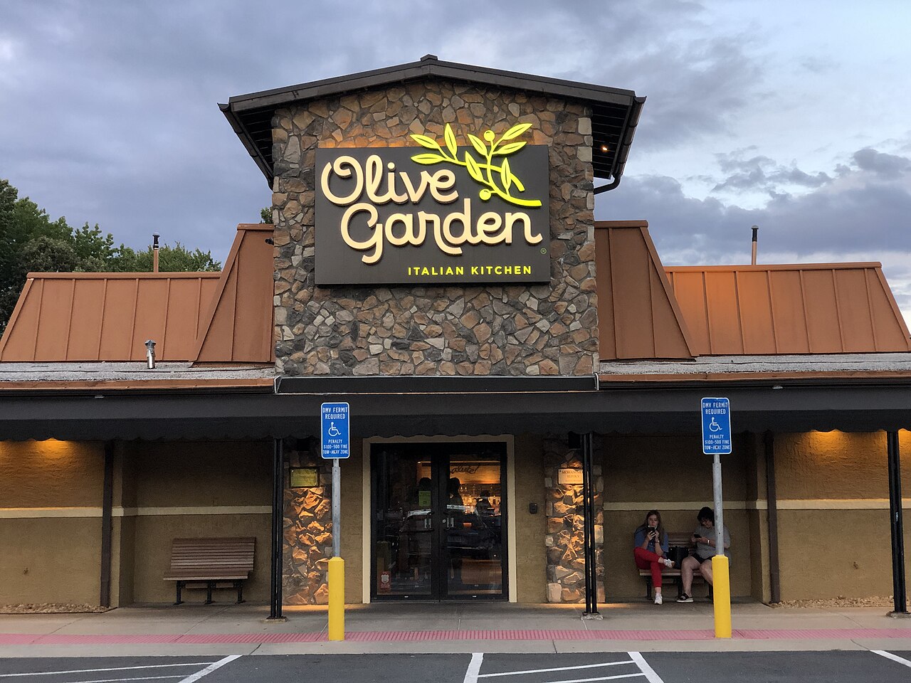 Olive Garden'ın Zayıf Satışları Darden'in Karlılık Beklentisini Gölgeledi