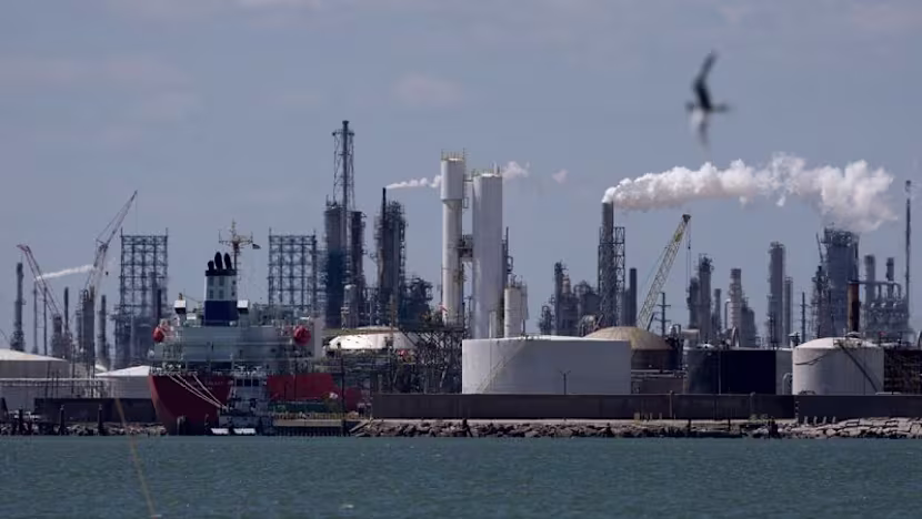 OPEC+'ın üretim hedeflerini artırma kararı petrol fiyatlarını düşürdü