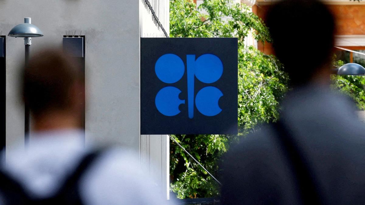 OPEC+ Üretim Kotasını Nisan-Haziran'da Artıracak