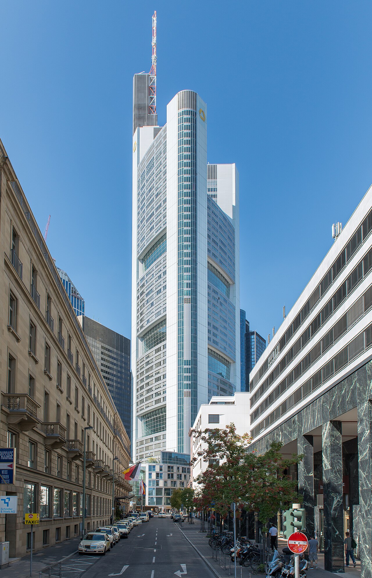 Orlopp, Commerzbank'ın Geleceği ve Kendi Kariyeri İçin UniCredit ile Görüşmelere Hazırlanıyor