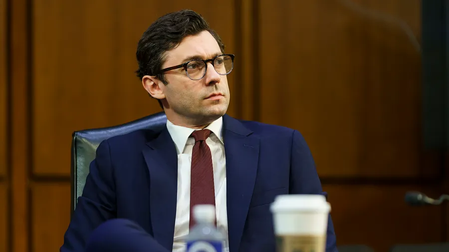 Ossoff ile Hegseth arasında İran tartışması