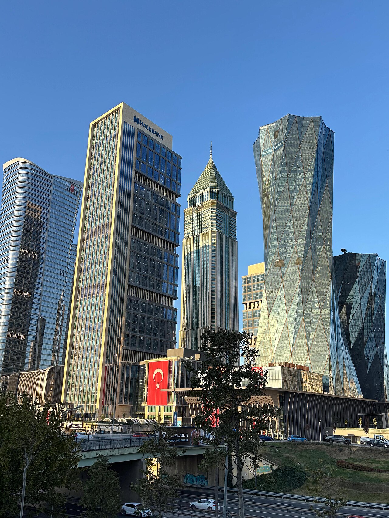 Oyak, Tekfen Holding'teki Hisseler İçin Görüşmelere Başladı