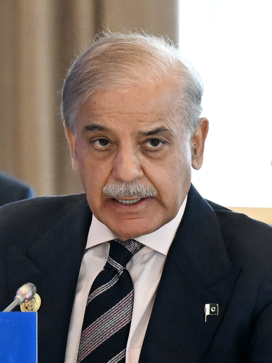Pakistan Başbakanı Körfez gerginliğinde neden Suudi Arabistan'da