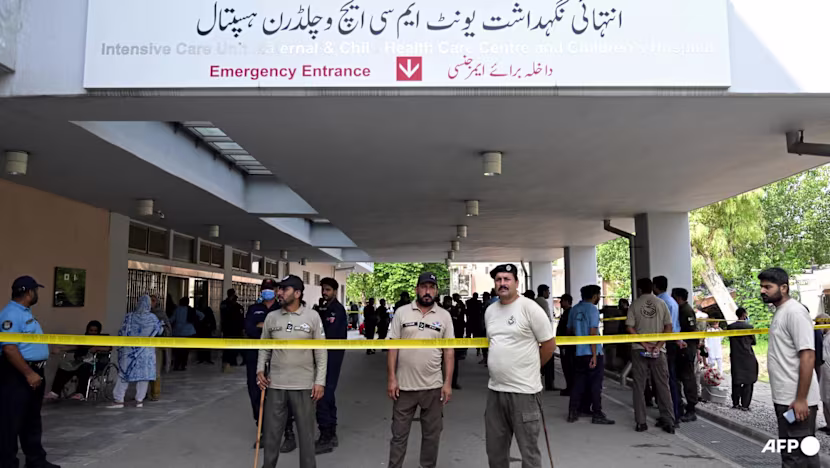 Pakistan'da Hastane Yangını: 14 Bebek Hayatını Kaybetti