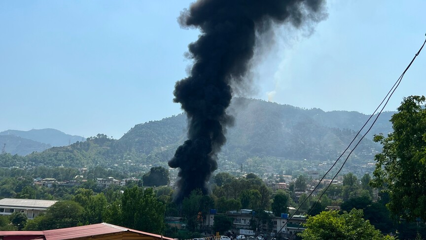 Pakistan'da Hava Kuvvetleri Eğitim Uçağı Düştü: 2 Pilot Hayatını Kaybetti