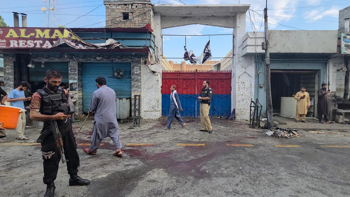 Pakistan'da İntihar Saldırısı: 9 Ölü