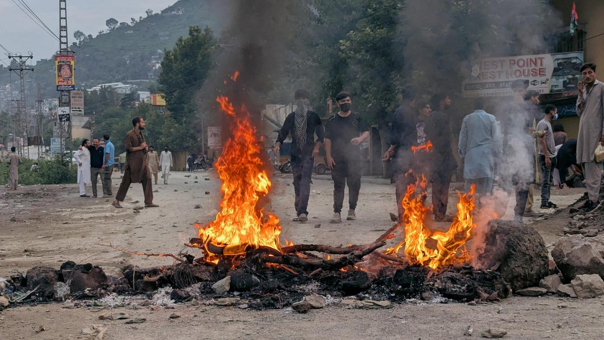 Pakistan İşgali Altındaki Keşmir'de Protestolar: Neden ve Sonuçları