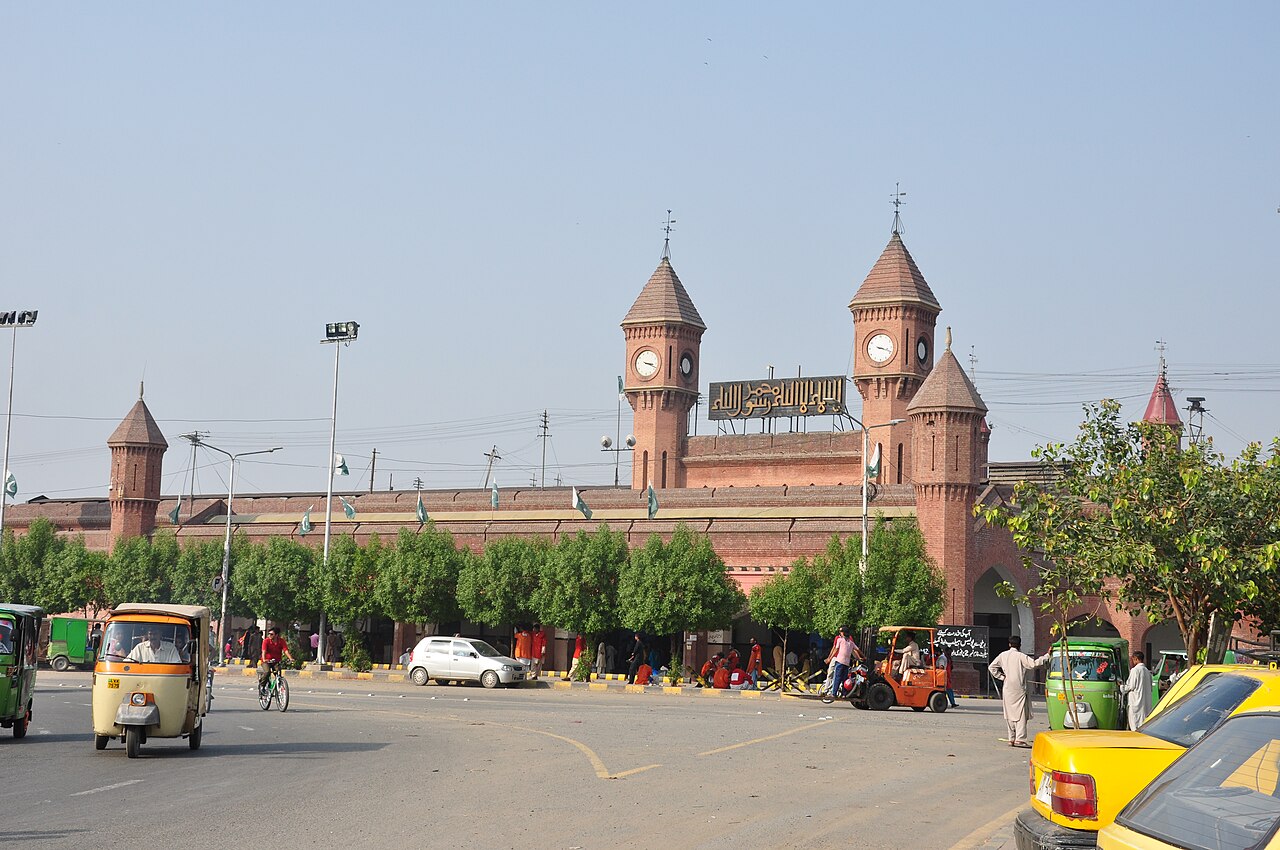 Pakistan'da polis merkezindeki taciz iddiası: 78 görevli açığa alındı