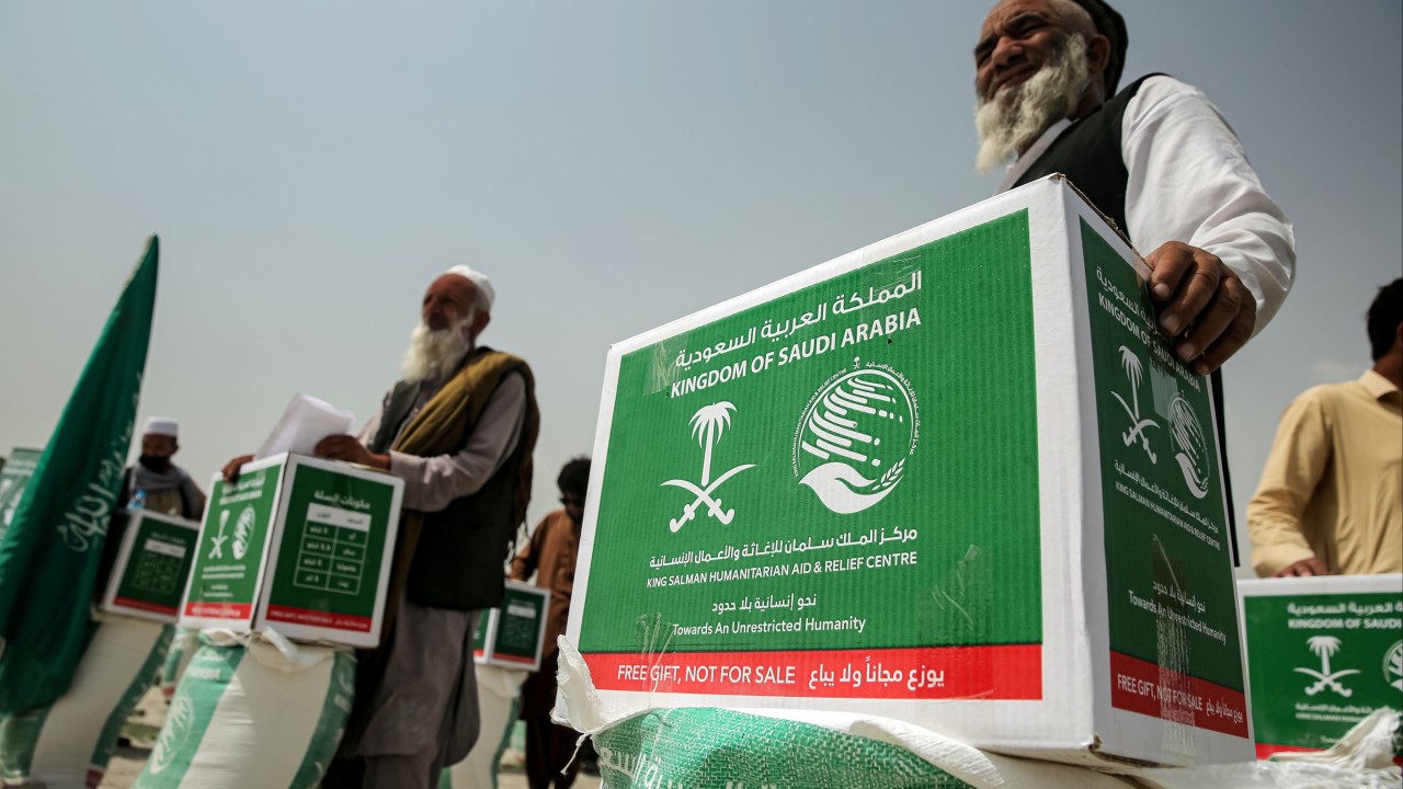 Pakistan sınırından 724 insani yardım tırı Afganistan'a girdi