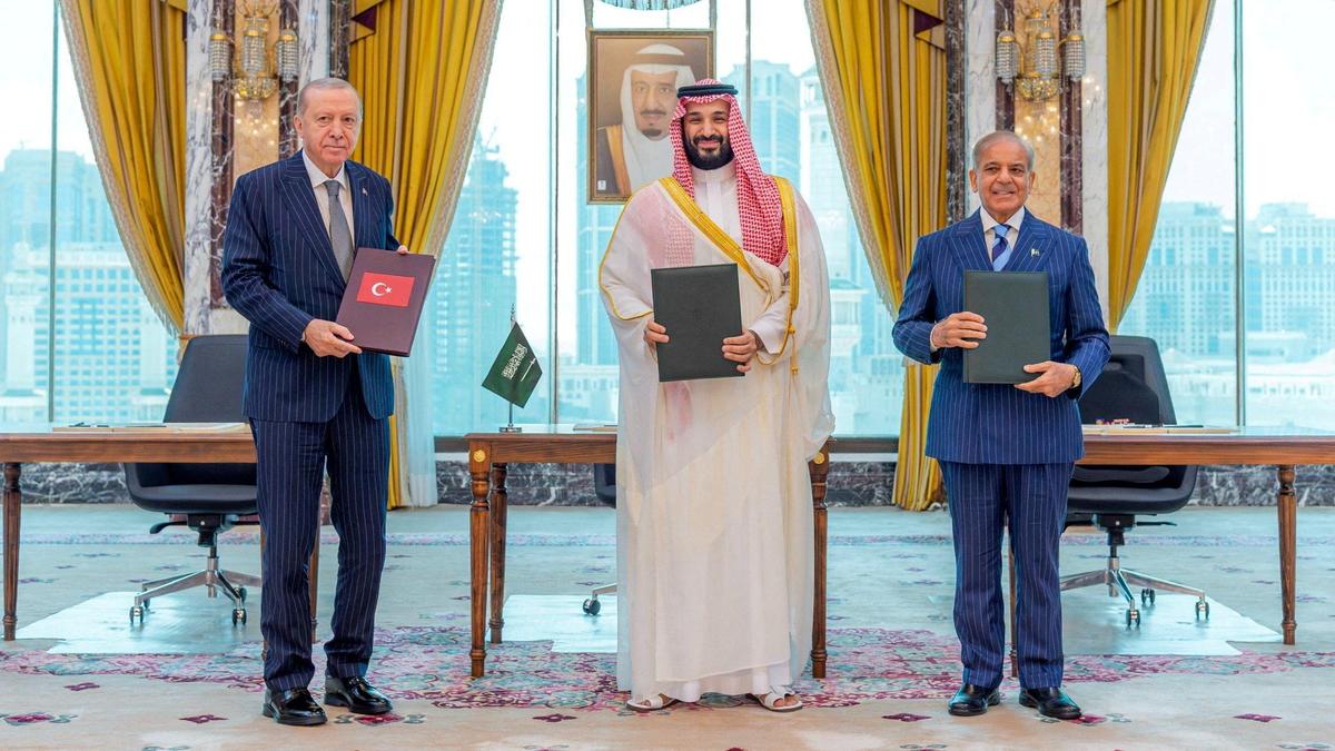 Pakistan: Suudi Arabistan'da 'Önemli' Güçlerimiz Var