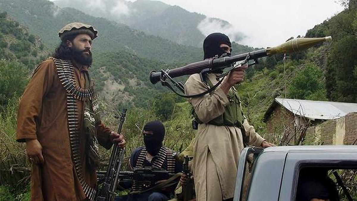 Pakistan'da Saldırı: 6 Güvenlik Görevlisi Öldü, 8 Kaçırıldı