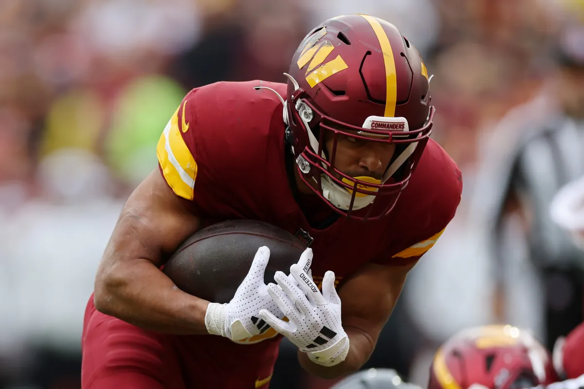 Panthers, Jonathon Brooks'un Sakatlığı Sonrası All-Pro RB Peşinde