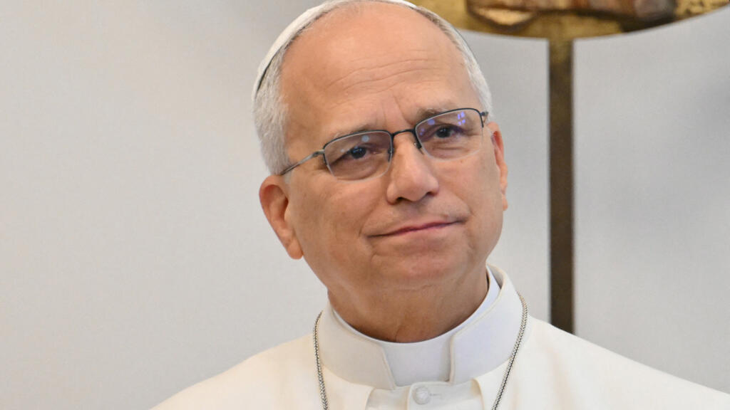 Papa 14. Leo Paris'te barış çağrısı sonrası dev ayin yönetti