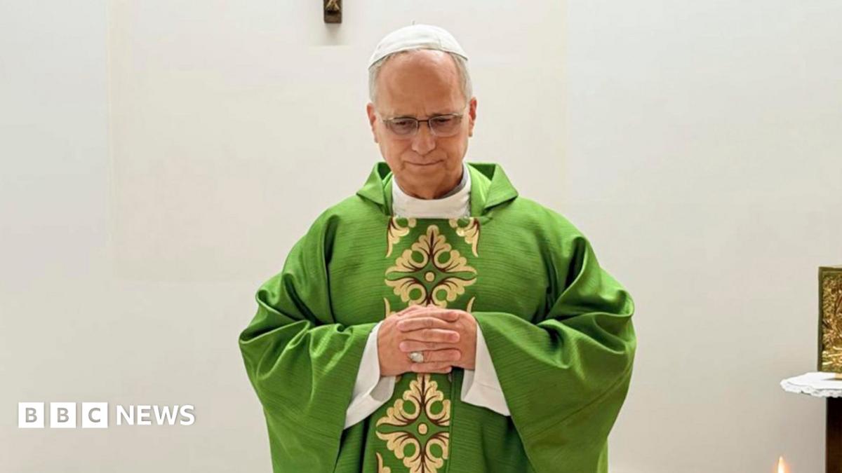 Papa Francis ameliyat ve kanser teşhisi sonrası ilk kez görüntülendi