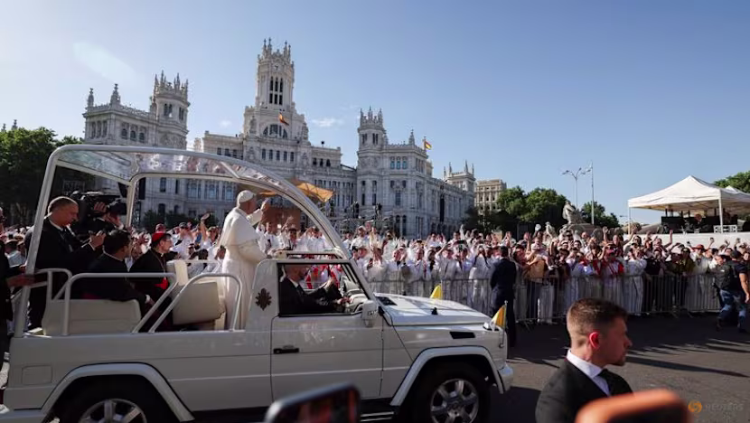 Papa Leo'yu görmek için bir milyondan fazla kişi Madrid sokaklarını doldurdu