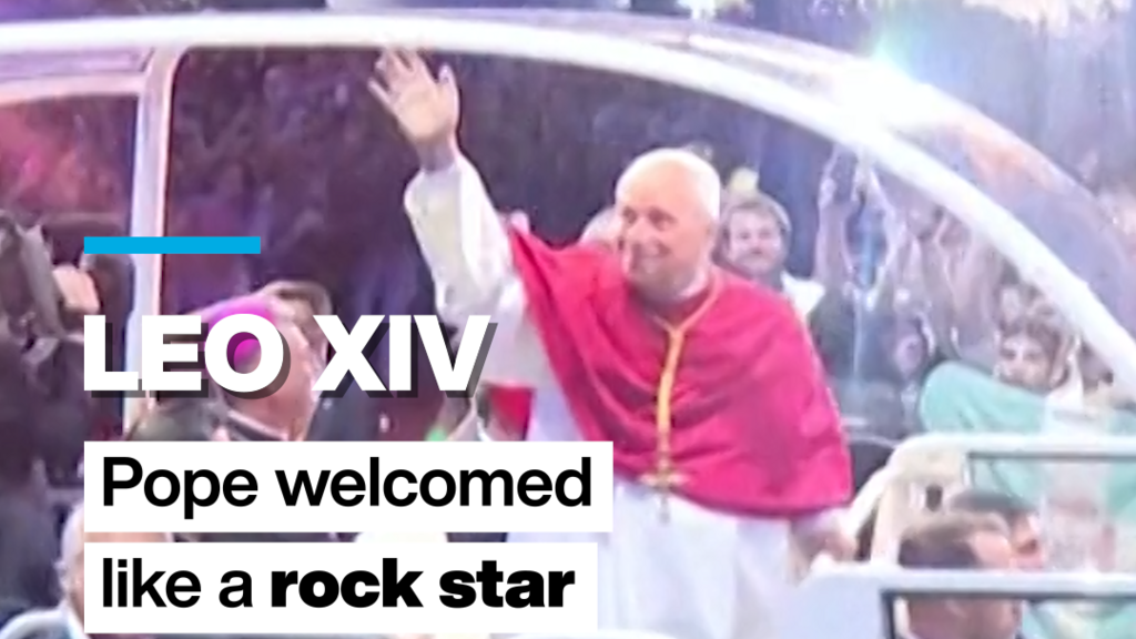 Papa Leo XIV, Stade de France'da Rock Yıldızı Gibi Karşılandı
