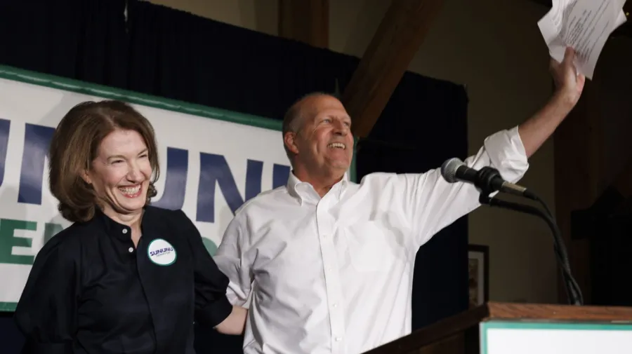 Pappas-Sununu New Hampshire'da Karşı Karşıya