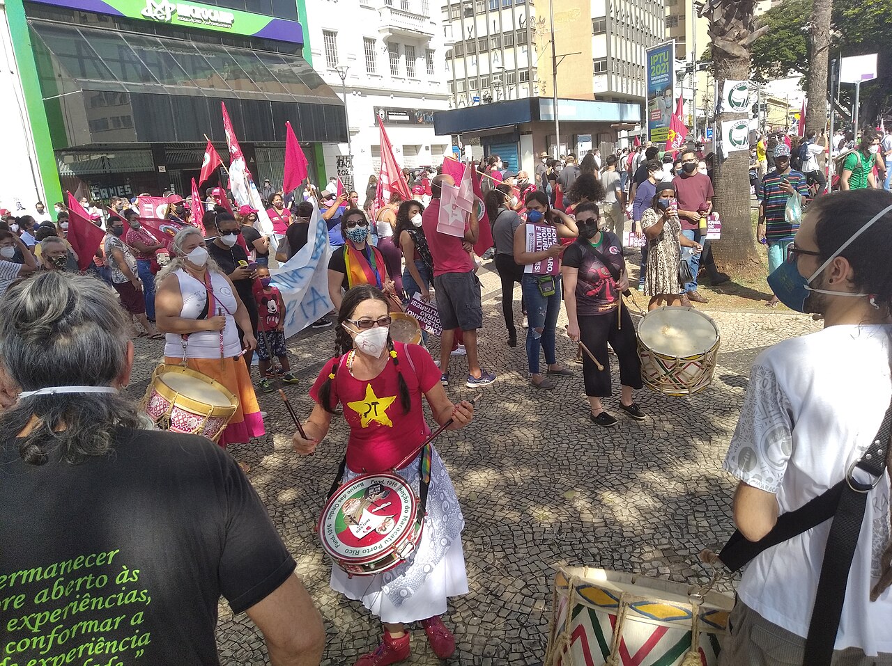 Pará'da Çevre Politikasına İsyan: Flávio Bolsonaro'ya Destek