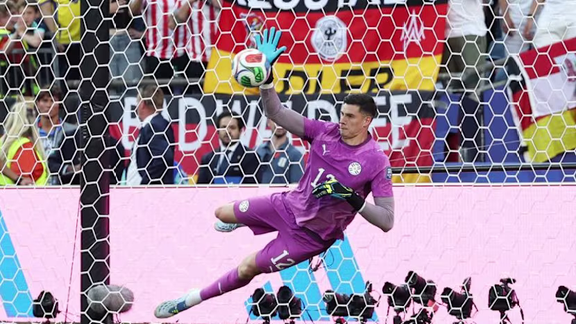 Paraguaylı futbolcu Gill, Fransa maçı ve satılan formasının peşinde