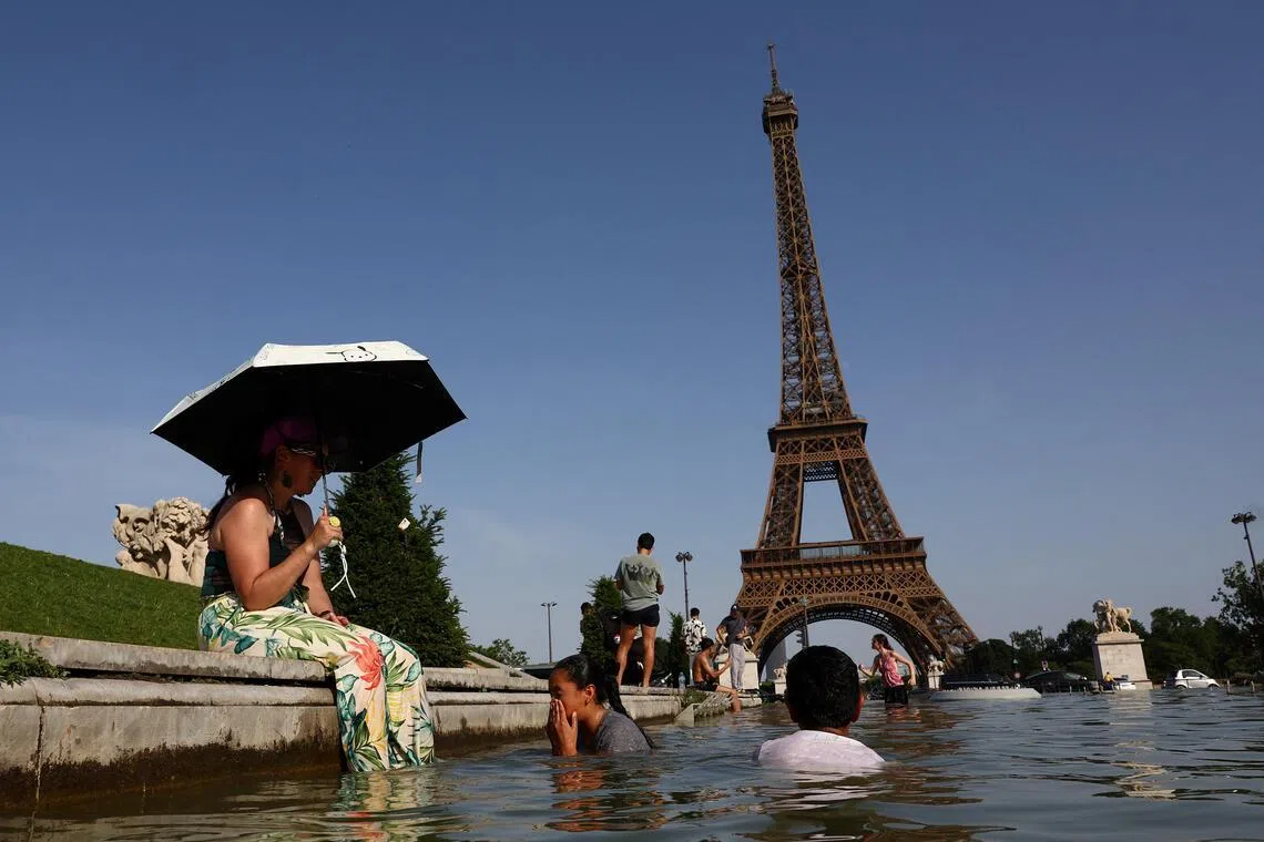 Paris'te aşırı sıcak turizmi vurdu: Müzeler erken kapanıyor