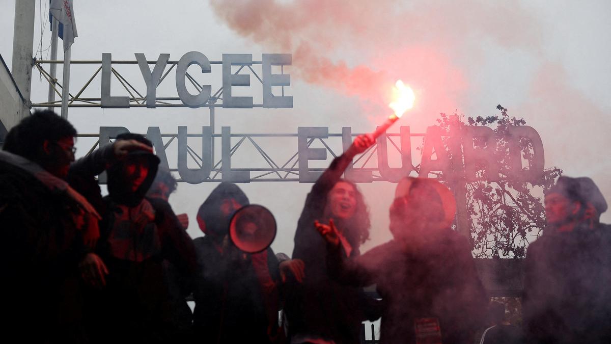 Paris Emniyet Müdürü: Öğrenci protestoları kontrolden çıktı