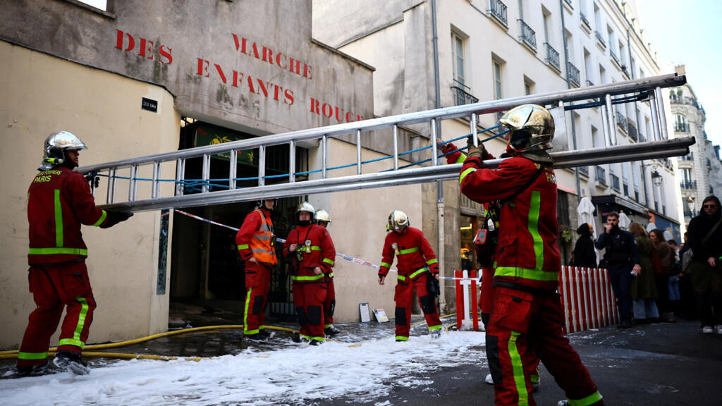 Paris'in Tarihi Enfants-Rouges Pazarı Yangında Kül Oldu