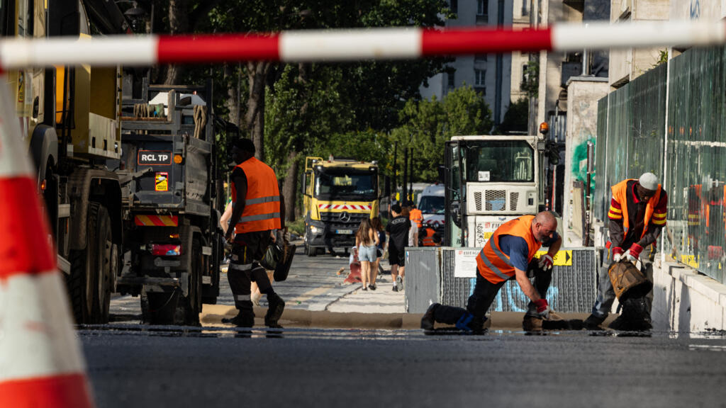 Paris işçileri tarihi sıcak hava dalgası altında zorlu çalışma koşullarıyla mücadele ediyor