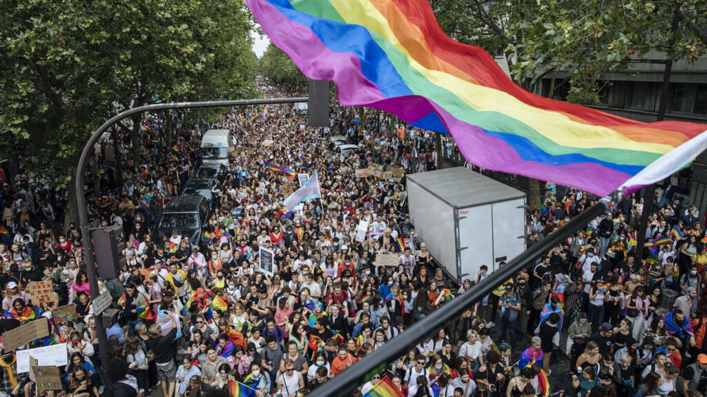Paris Onur Yürüyüşü Aşırı Sıcaklarda Ertelendi