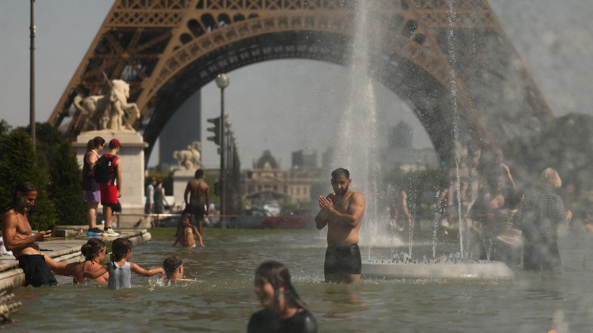 Paris'te sıcak hava dalgası: Kamusal alanlarda alkol satışı ve tüketimi yasaklandı