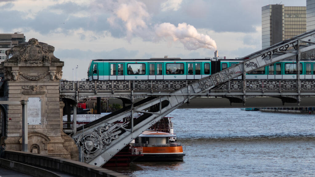 Paris'te Yaz Ulaşım Kaosu: RER, Metro ve Tramvay Seferlerinde Büyük Kesintiler