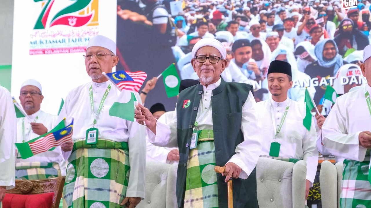 PAS lideri, hükümeti devirme iddiasıyla Malezya polisine ifade verecek