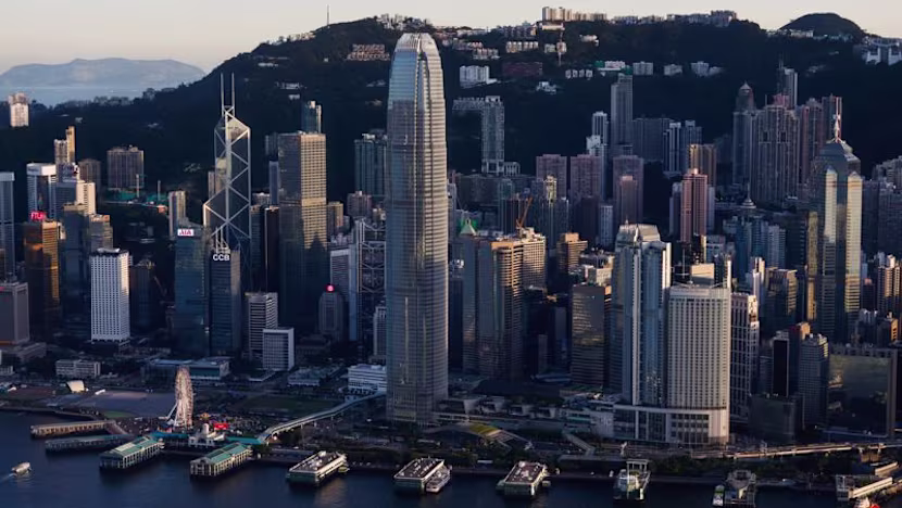 Pekin’in Sertleşen Dış Yatırım Politikası Hong Kong’u Daha Kritik Hale Getiriyor