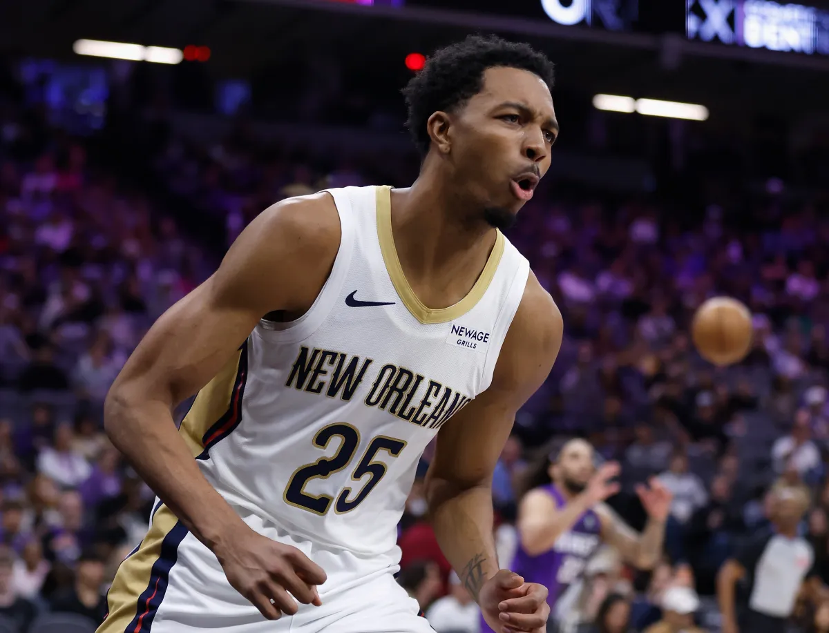 Pelicans Kuluçkada, Diğer Takımlar Yeniden Yapılanırken