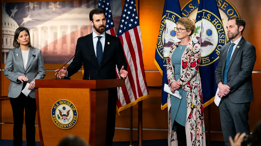 Pennsylvania Demokratı Fetterman'a 2028'de meydan okumayı düşünüyor