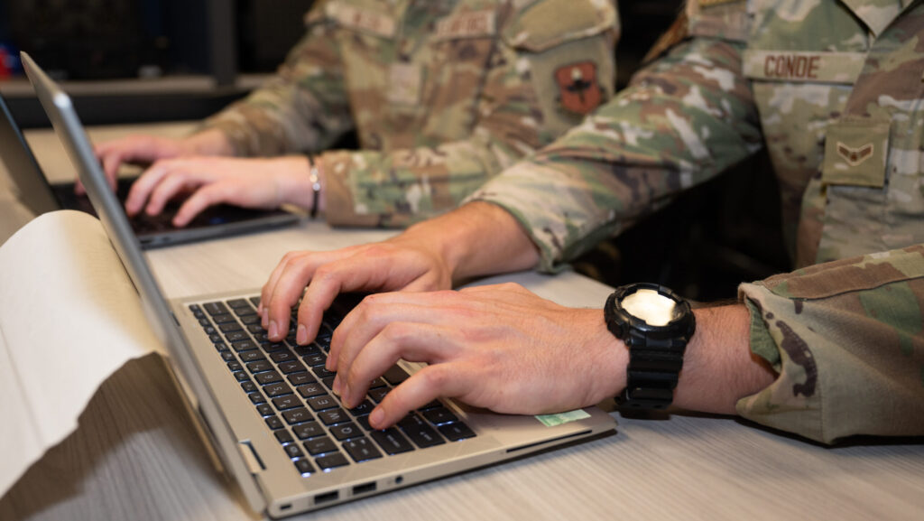 Pentagon, CMMC Zorunluluğunu 'Derhal Askıya Aldı