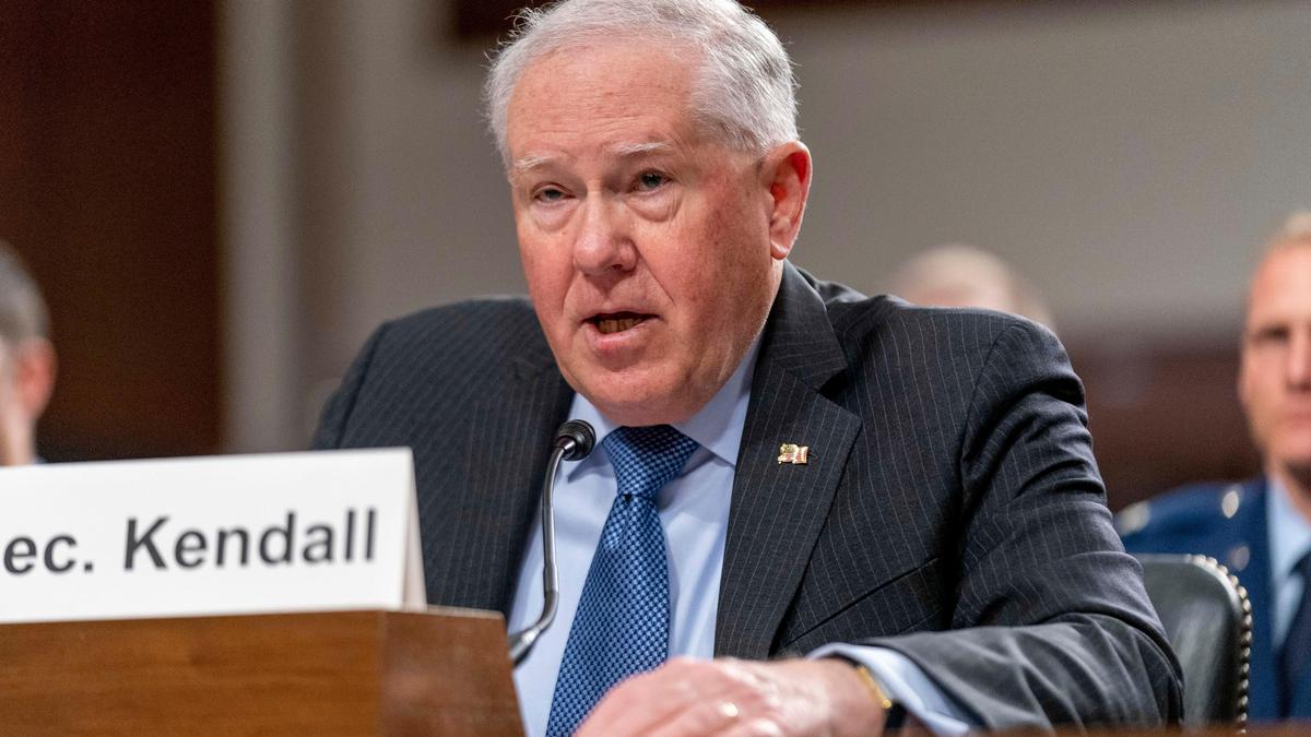 Pentagon, eski Hava Kuvvetleri Bakanı Kendall'ın gizli bilgi erişimini iptal etti