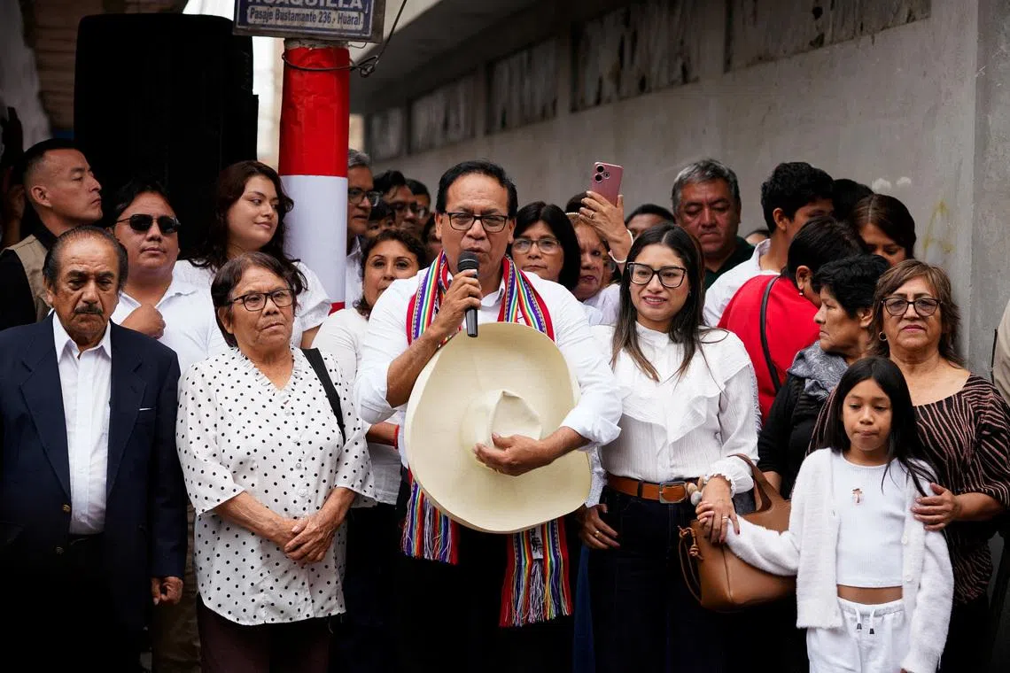 Peru'da seçim: Tartışmalı oyların sayımı başladı