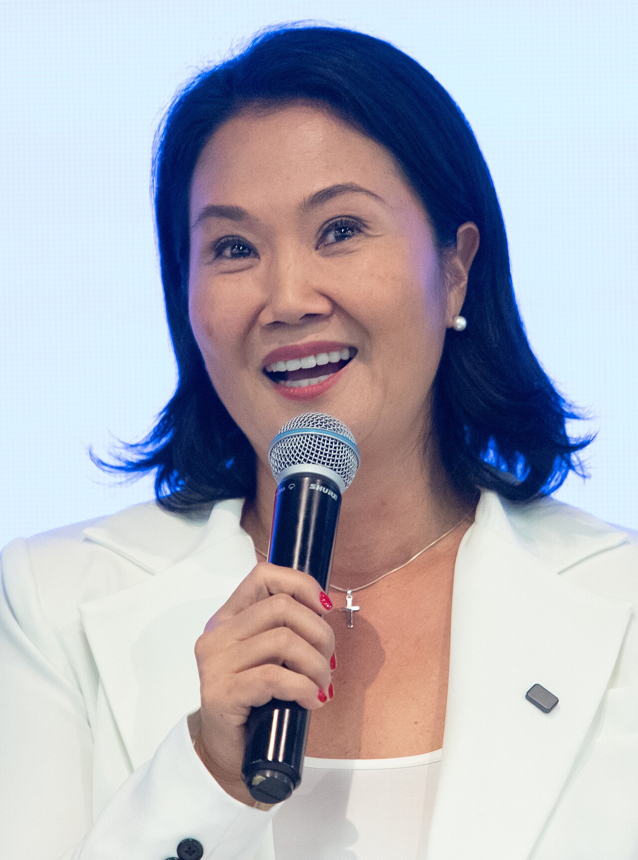 Peru'da kıl payı zafer: Muhafazakar Fujimori seçimi kazandı