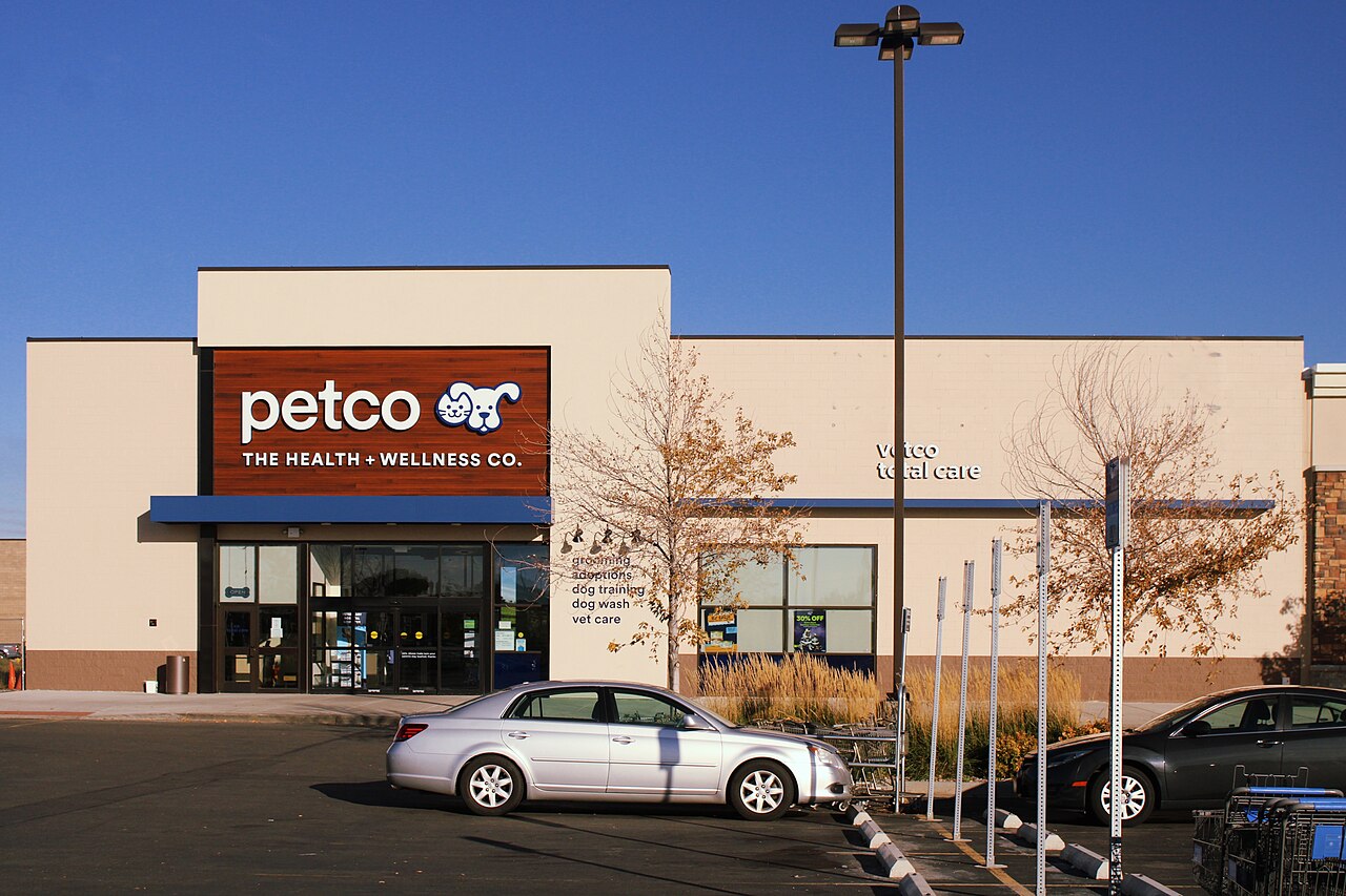 Petco Hisseleri Yükseldi: Otomatik Sipariş ve Servis Satışları Büyüyor