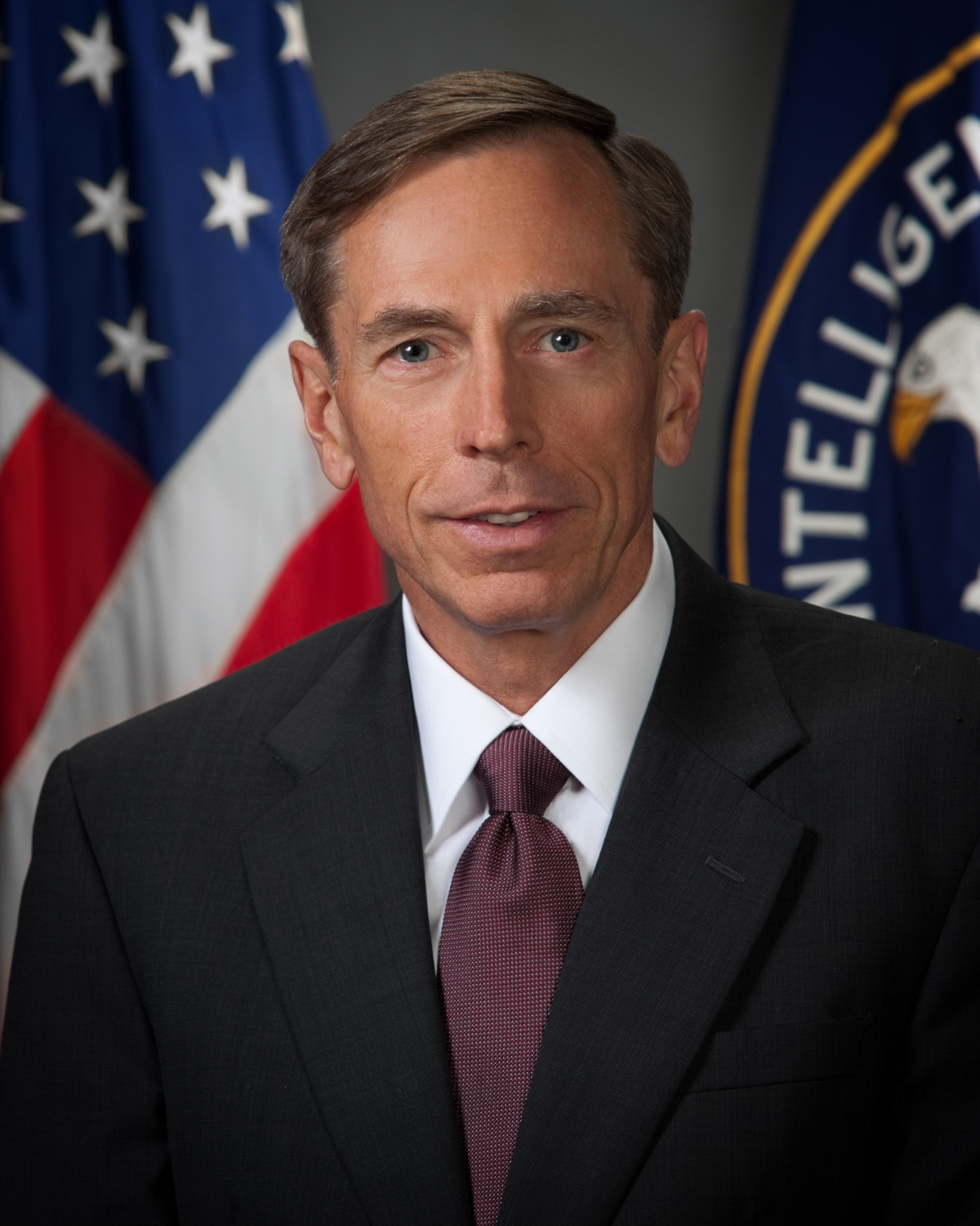 Petraeus'a Suikast Girişimi: Rus İHA'sı Tren İstasyonunu Vurdu