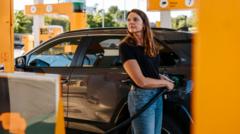 Petrol fiyatları İran savaşı öncesi seviyelere dönerken ne oluyor
