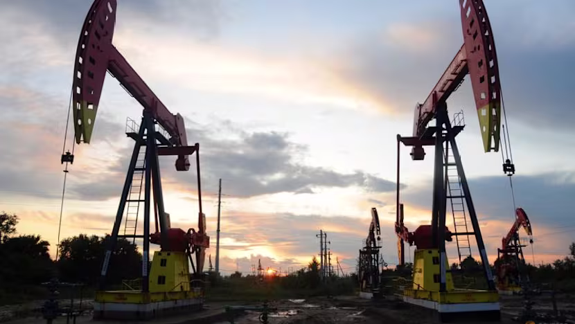Petrol haftalık yükselişte: Orta Doğu arz riskleri sürüyor