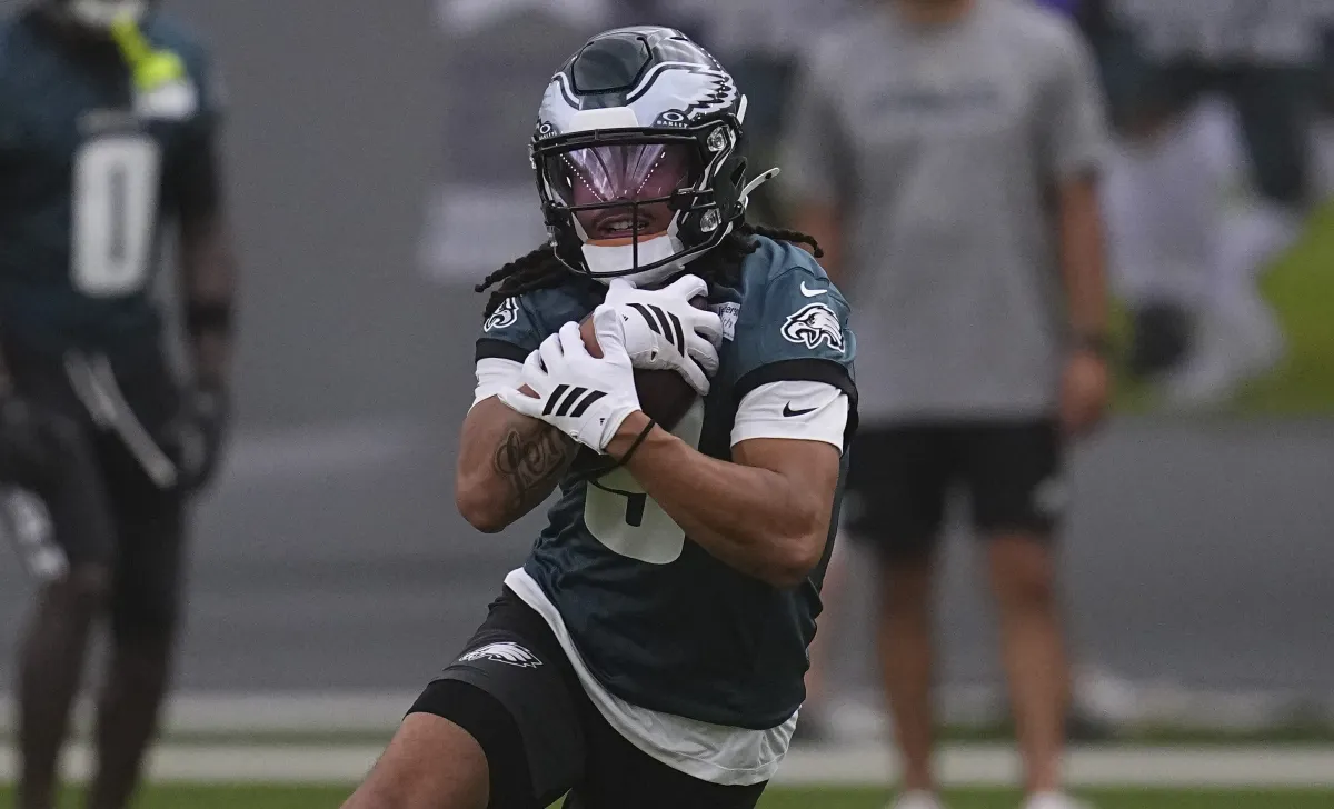 Eagles'ta Kampın Yıldızı: Rookie Savunmacı Formayı Kapıyor