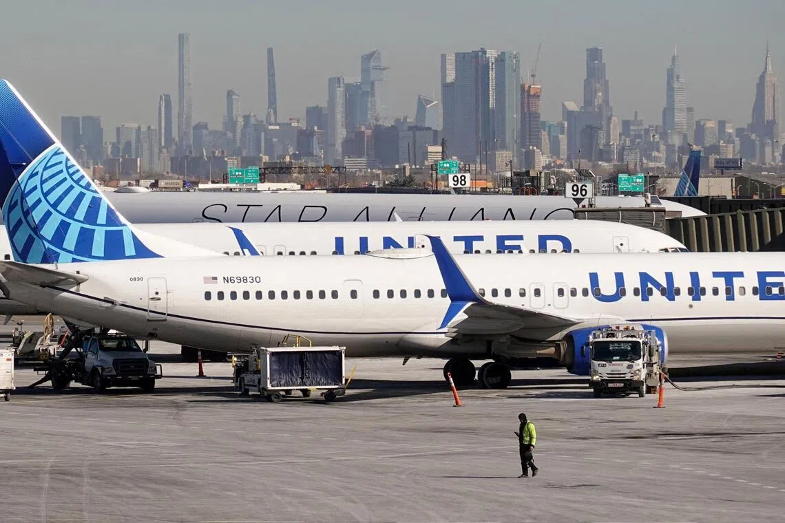 Pilot uyarıldı: Işık direğine çarpmadan önce çok alçaktı